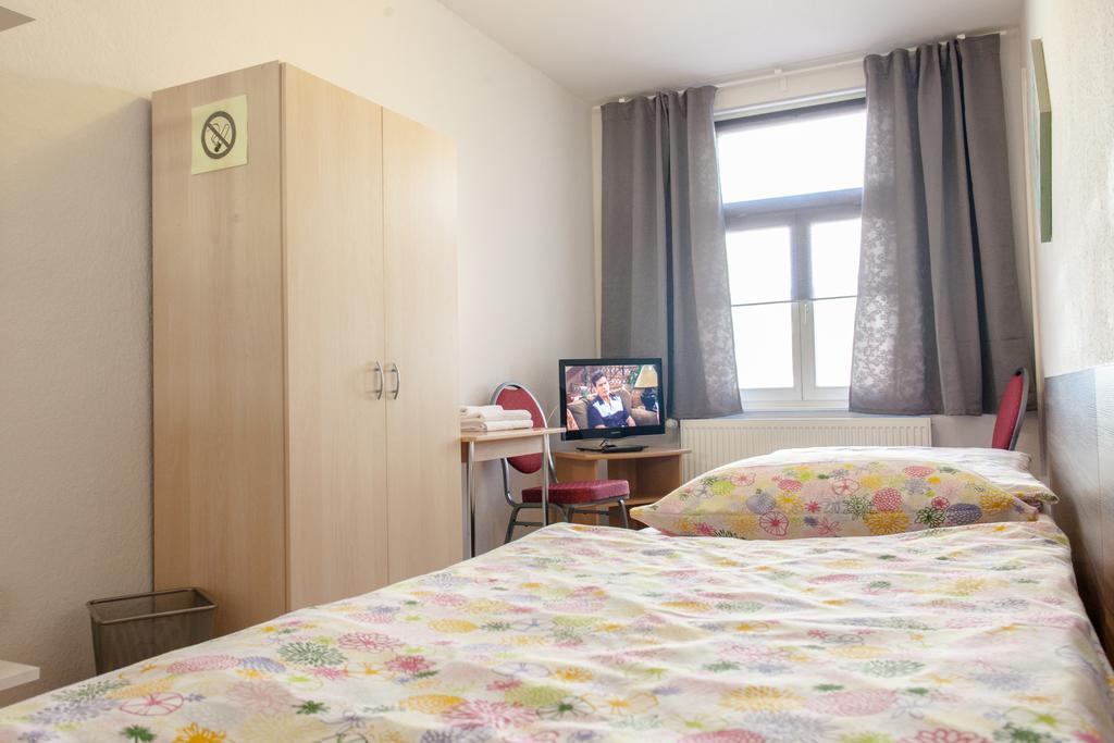 Pension Klingenstr. 23 Hotel Leipzig Ngoại thất bức ảnh